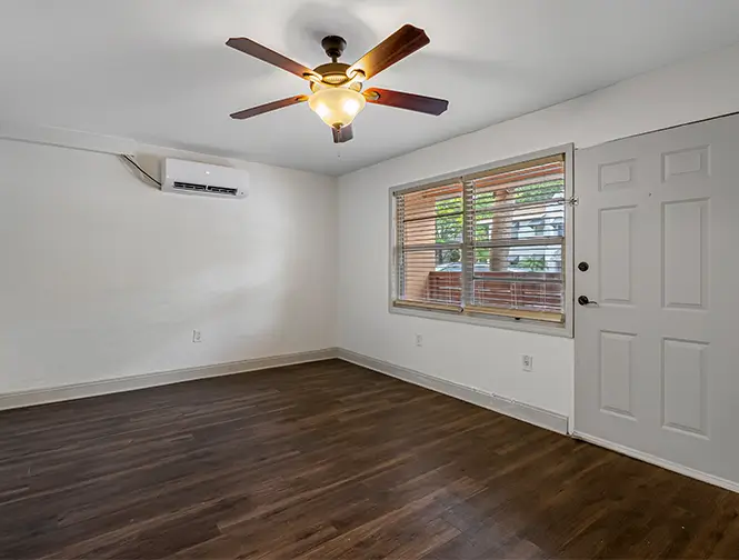 Unfurnished living room