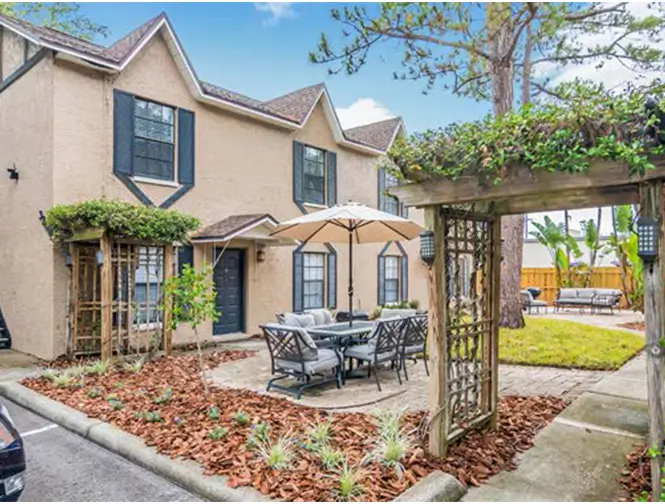 patio set in front of apartment building