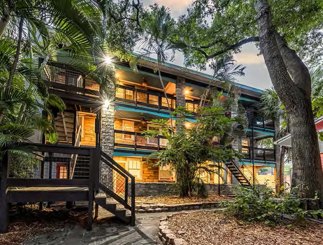 patio set in front of apartment building
